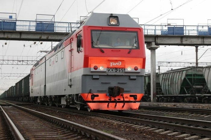 В Екатеринбурге поезд сбил сотрудницу железнодорожного вокзала