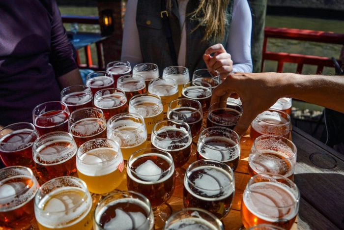 27 бутылок пива, три бутылки водки, ликер, коньяк и печеньки: чем отравились свердловские дети?