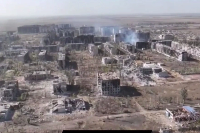 Зеленский объяснил потерю Угледара фразой «жизни важнее застроек»