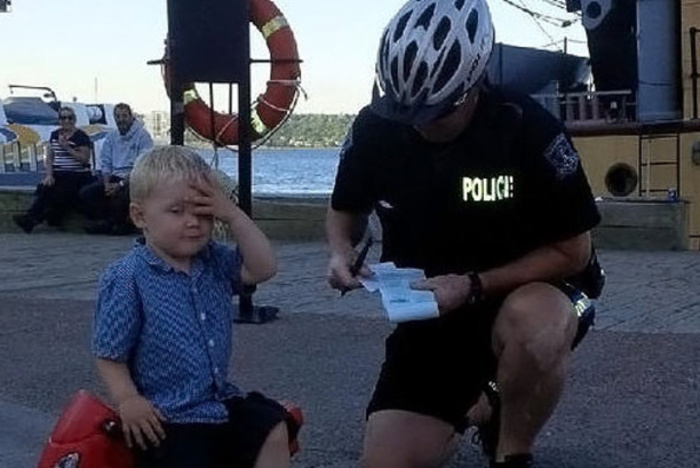 В Канаде полицейский выписал штраф 3-летнему ребенку