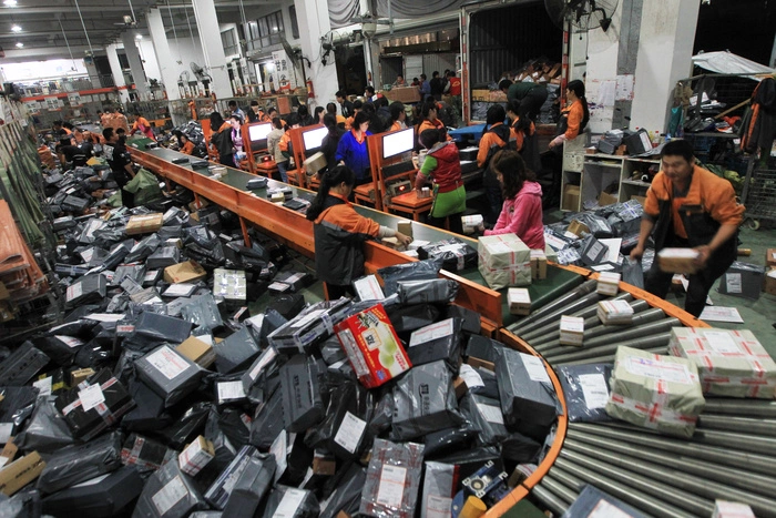 Кольцовская таможня объяснила, почему отсылает обратно посылки с гаджетами