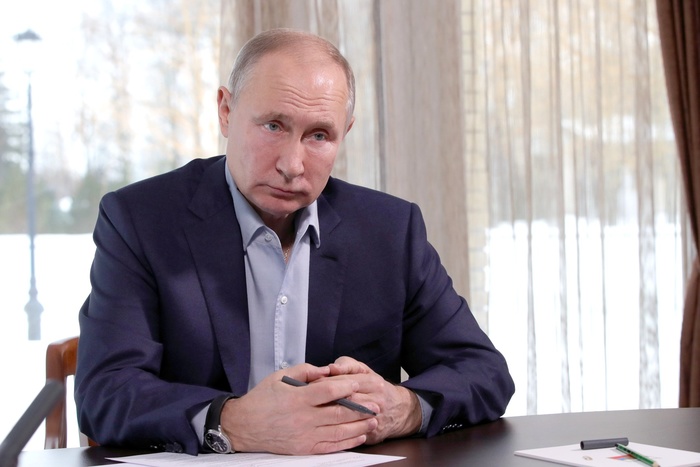 «Скучно, девочки». Путин прокомментировал студентам расследование Навального про «дворец»