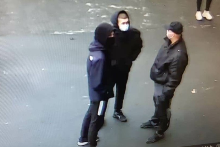 Екатеринбургские полицейские раскрыли разбойное нападение на женщину в ТЦ