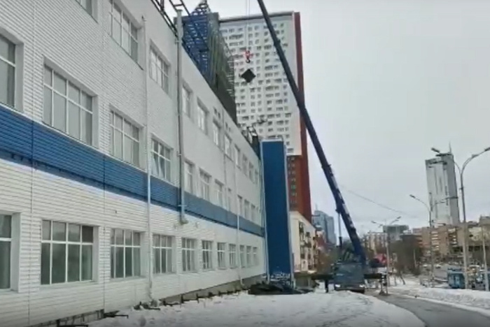 В центре Екатеринбурга сносят бывший завод Danone