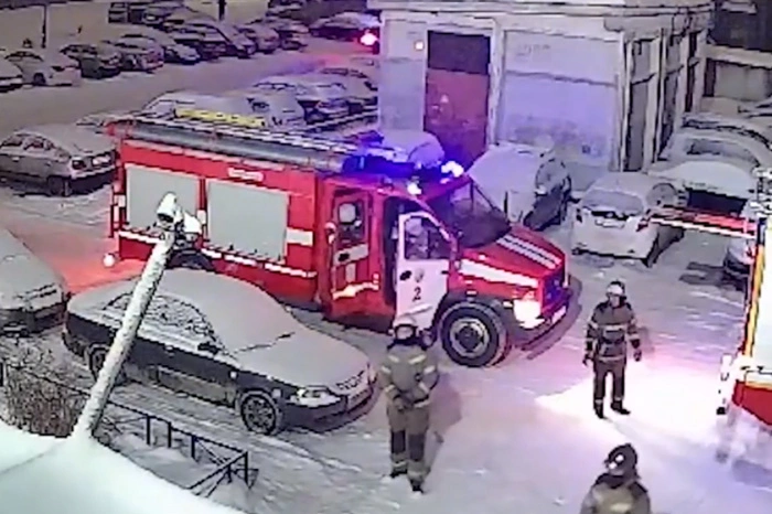 В многоэтажке на ВИЗе произошёл взрыв