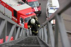 Екатеринбуржцев взволновало скопление пожарных машин у крупного гипермаркета