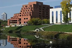 В мэрии рассказали о судьбе недостроенной гостиницы «Дели» у Цирка