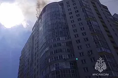 Застрявшего в полыхающей квартире в районе Автовокзала екатеринбуржца спас дворник