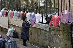 Реальные доходы населения РФ в августе снизились на 4,9%, зарплата упала на 9,8%