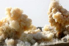 Боевиков ИГ обвинили в обстреле города в Ираке ракетами с отравляющим газом