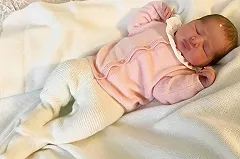 Жительница Сургута выкинула младенца в мусорный контейнер