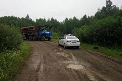В Свердловской области подросток украл машину отца и врезался в лесовоз. Он и его пассажирка погибли