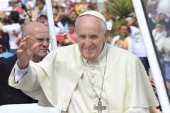 Папа римский не стал пробовать листья коки в Латинской Америке