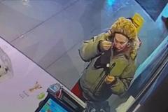 Зато осталась сытой: женщина в кафе надела трусы вместо защитной маски