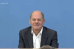 Шольц пообещал Украине «очень много вооружений»