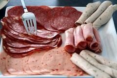 В Свердловской области обнаружили опасную для жизни колбасу