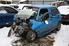 Злостная 20-летняя нарушительница на маленькой Chery QQ протаранила "Газель"