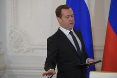 Медведев одобрил индексацию пенсий с 1 апреля