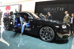 У клубного дома «Тихвин» в ДТП попало купе Rolls-Royce Wraith