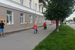 Мэрия отчитала политические партии, уродующие город агитационными листовками