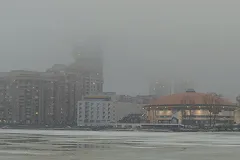 Спасатели до конца недели будут выгонять екатеринбуржцев с льда Городского пруда