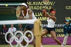 Шарапова раскритиковала Тарпищева за шутку в адрес сестер Уильямс