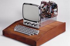 Американка посчитала первый компьютер Apple мусором
