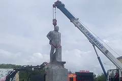 КПРФ: Глава Ревды призналась в получении денег на перенос памятника Ленину от частного бизнеса