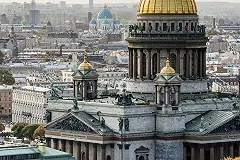 Худрук хора, исполнившего песню про атомные бомбы в Исаакии, обматерил СМИ