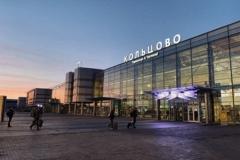 В Екатеринбурге массово задерживают самолёты из-за снегопада