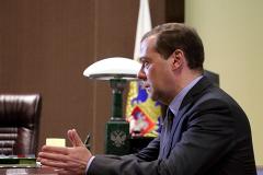 Bloomberg назвал кандидатов на замену Медведева после выборов президента