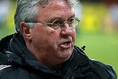 Хиддинк выразил готовность помочь сборной России по футболу