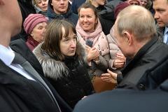 Путин ответил простой петербурженке, как прожить на 10 800