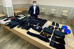 Уральских волонтеров обучат эмпатии с помощью костюма за 500 тысяч