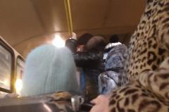 В Свердловской области появился странный тип, который трогает женщин в транспорте