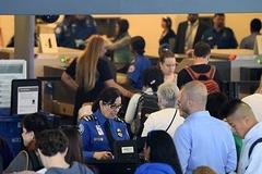 Застреливший сотрудника TSA безработный не признает вину