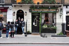Дом Шерлока Холмса на Бейкер-стрит в Лондоне принадлежал Рахату Алиеву
