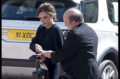 Принц Уильям вручил Виктории Бекхэм орден Британской империи