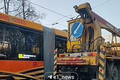 В центре Екатеринбурга остановилось трамвайное движение из-за нового трёхсекционного «Кастора»