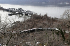 В крушении поезда в Нью-Йорке обвинили машиниста