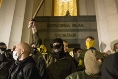 "Правый сектор" возобновил акцию за отставку главы МВД