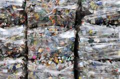 Россия стала больше закупать пластикового мусора за границей