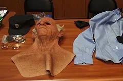 Бывший инкассатор грабил банкоматы в Пензе, надевая маску старика