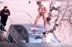 На Урале неадекватный мужчина бегал голым по крышам машин