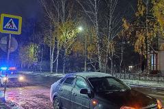 В Свердловской области пьяный мужчина на иномарке сбил двоих женщин на пешеходном переходе