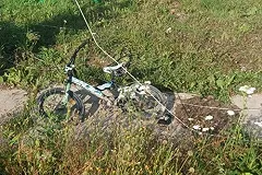 В свердловском посёлке маленький ребёнок погиб от удара током, катаясь на велосипеде