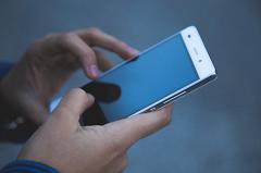 Мошенники голосом главы уральского района обзвонили его контакты