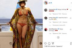 Пятидесятидвухлетняя Джениффер Лопес опубликовала фото в бикини, восхитив Instagram