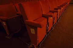 Екатеринбуржцев просят спасти кинотеатр «Салют»