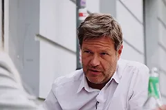 Вице-канцлер Германии призвал немцев сообща «раздражать» Путина